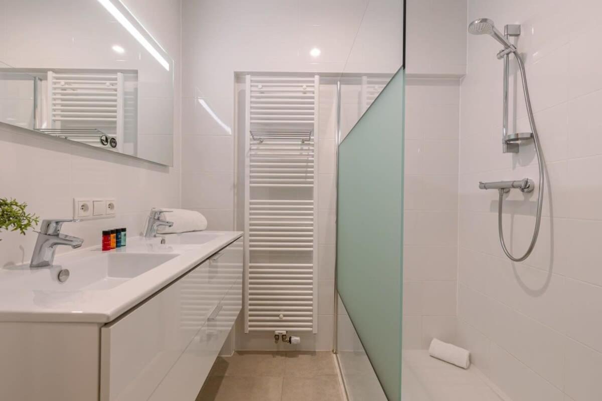 Huswell - Comfortable 2 Bedroom Apartment With Sea-View 克诺克－海斯特 外观 照片